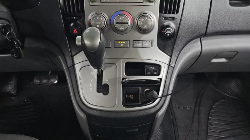 Hyundai Grand Starex