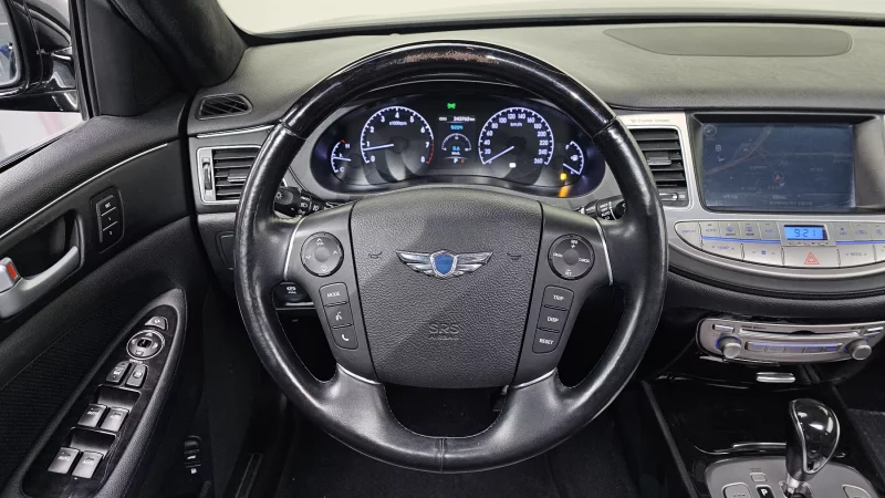 Hyundai Genesis