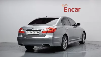 Hyundai Genesis