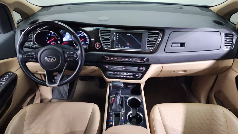 Kia Carnival