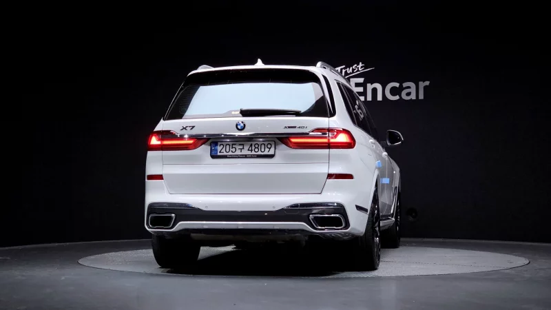 BMW X7