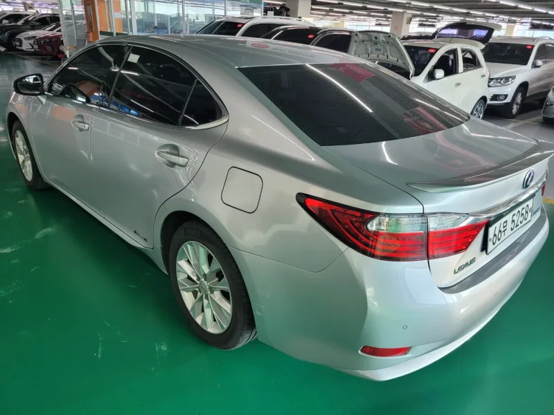 Lexus ES300h
