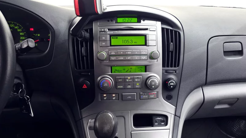 Hyundai Starex