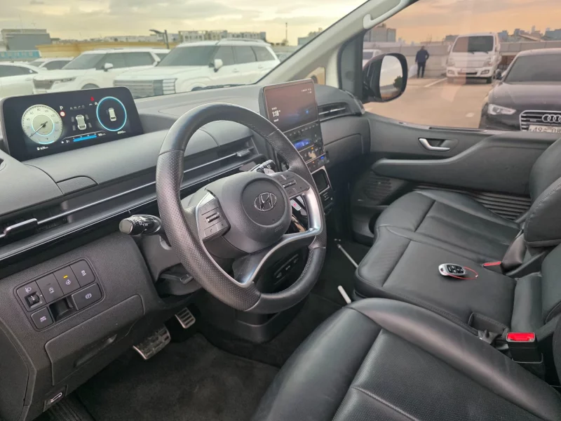 Hyundai Staria