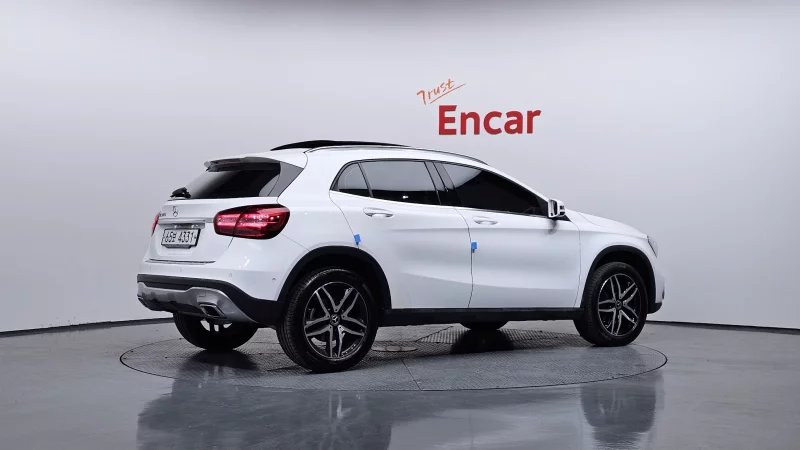 Mercedes-Benz GLA-Class