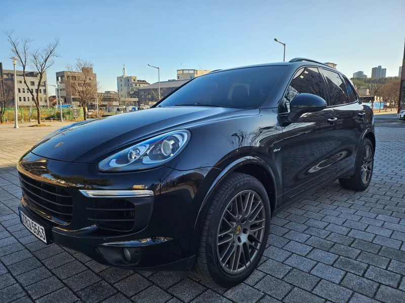 Porsche CAYENNE