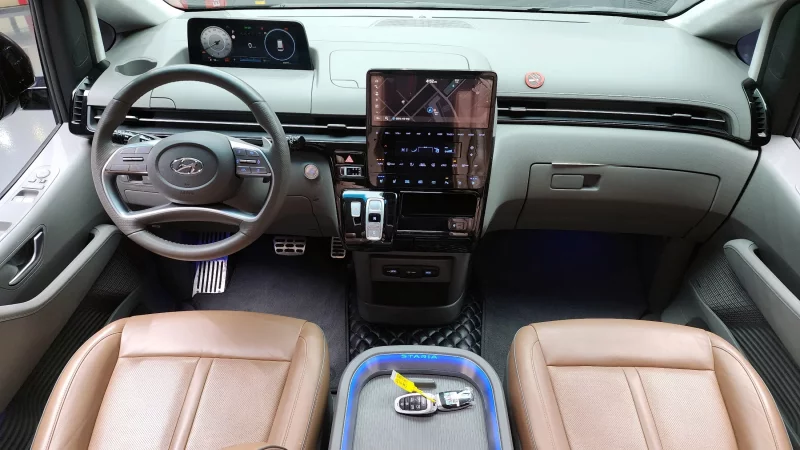 Hyundai Staria