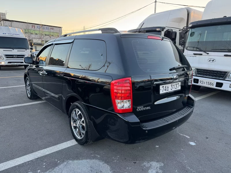 Kia Carnival