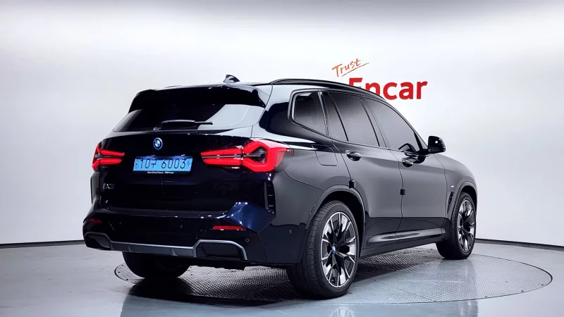 BMW iX3