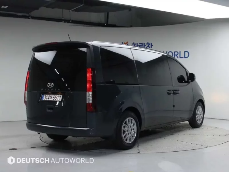 Hyundai Staria
