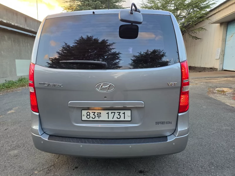 Hyundai Starex