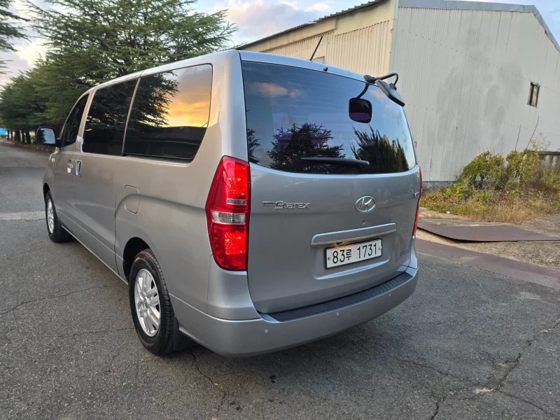 Hyundai Starex