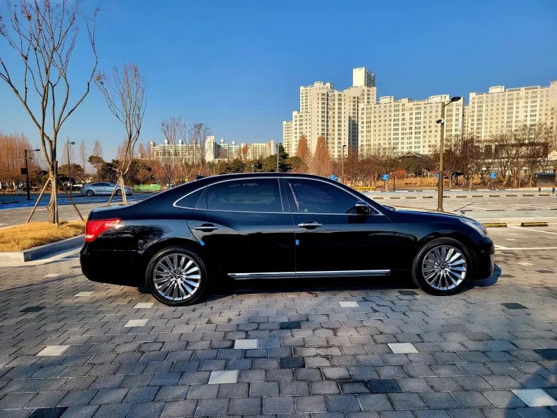 Hyundai Equus