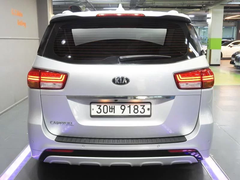 Kia Carnival