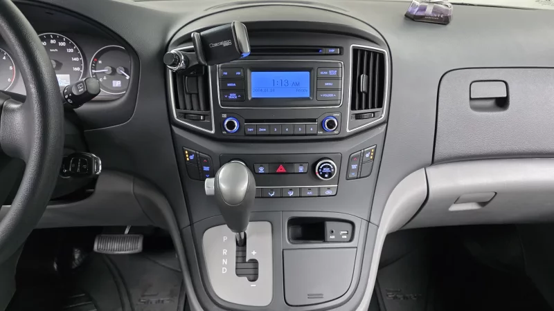 Hyundai Starex