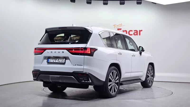 Lexus LX