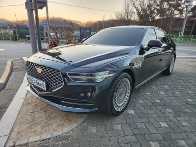 Genesis G90
