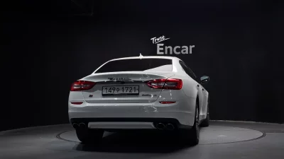 Maserati QUATTROPORTE