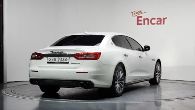 Maserati QUATTROPORTE