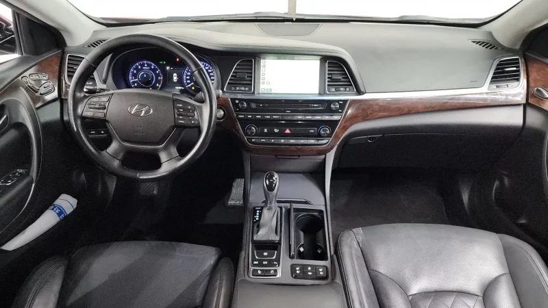 Hyundai Aslan