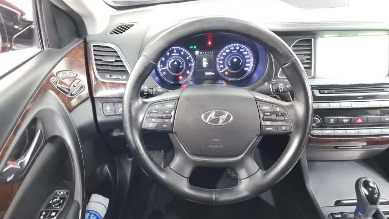 Hyundai Aslan