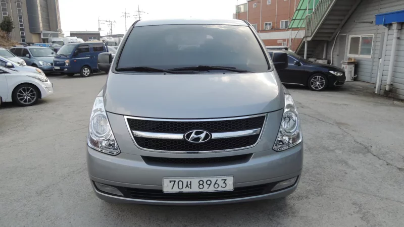 Hyundai Starex