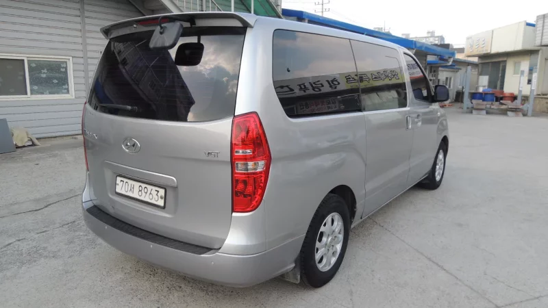 Hyundai Starex