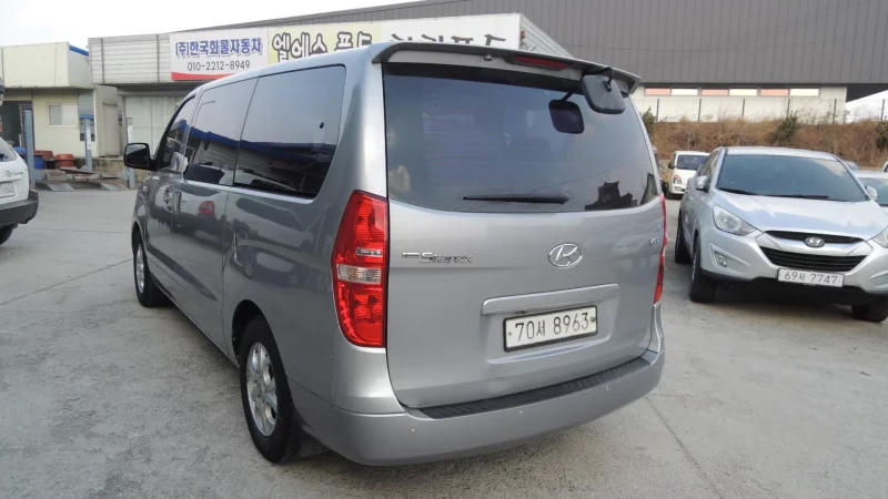 Hyundai Starex