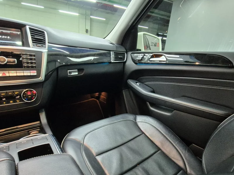 Mercedes-Benz M-class