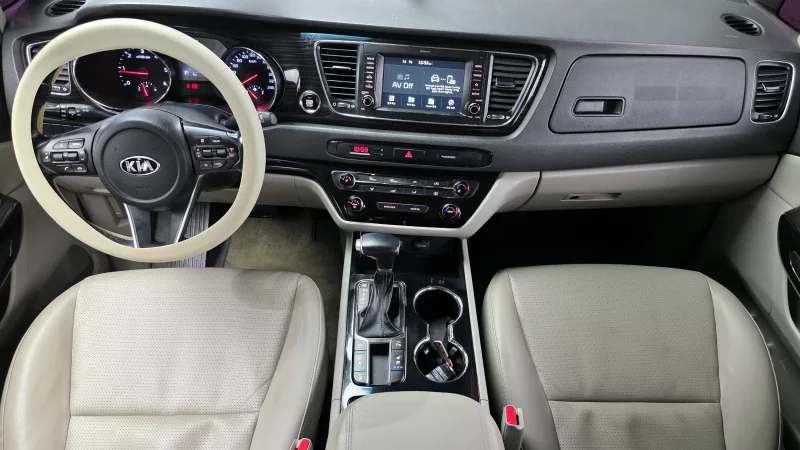 Kia Carnival