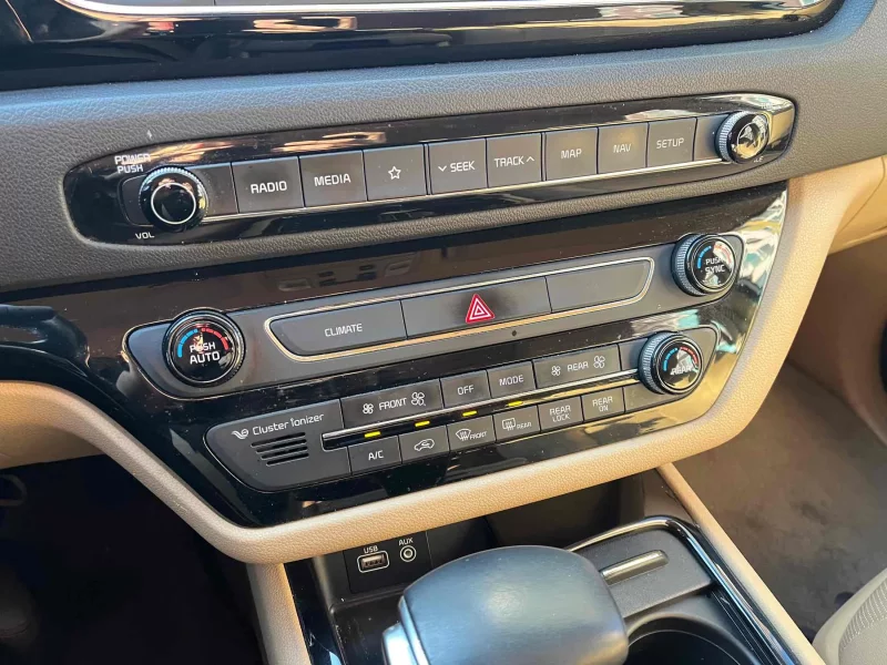 Kia Carnival