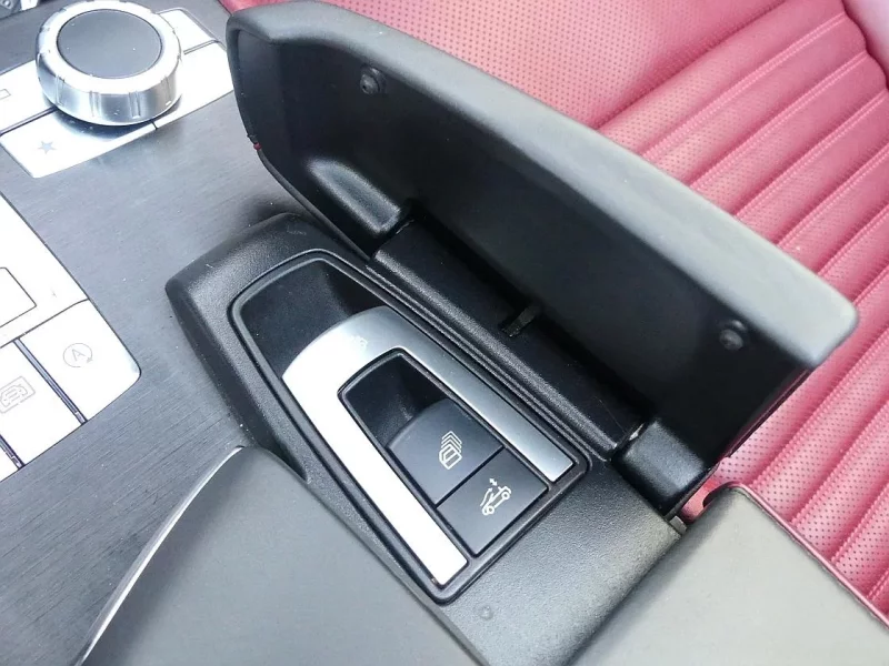 Mercedes-Benz SL-Class