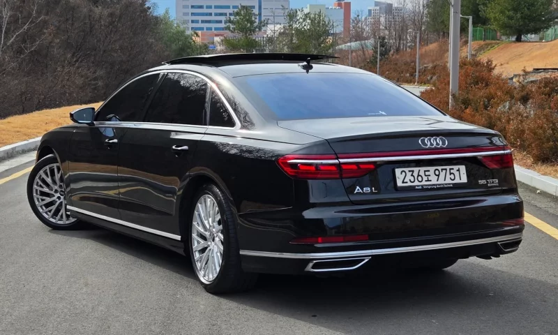Audi A8