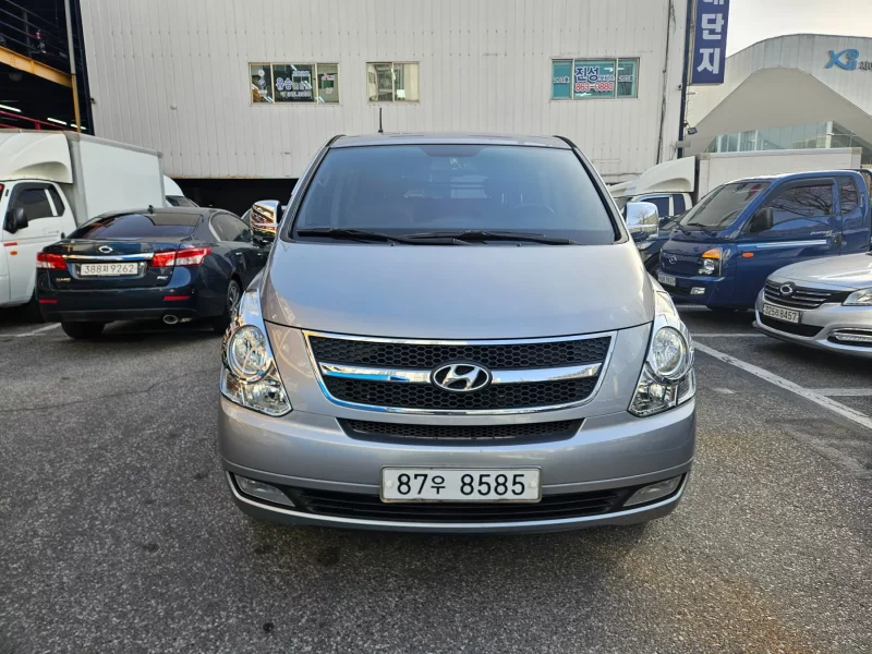 Hyundai Starex