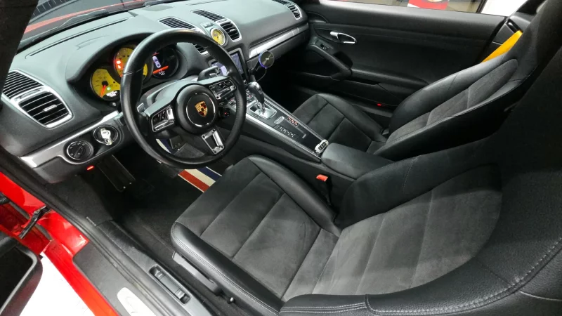 Porsche CAYMAN