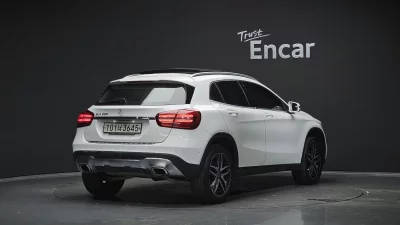 Mercedes-Benz GLA-Class
