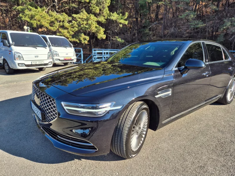 Genesis G90