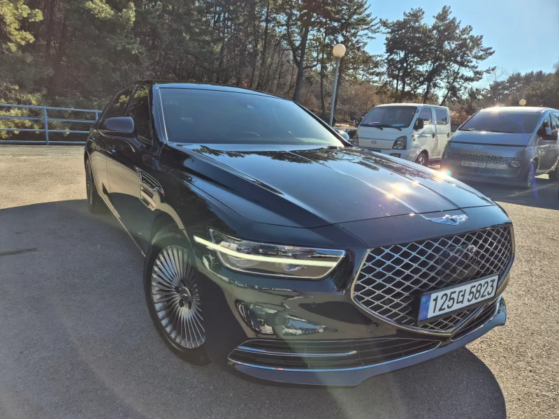 Genesis G90