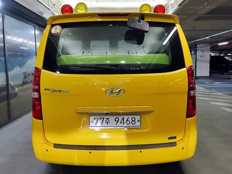 Hyundai Starex