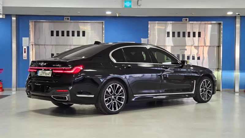 BMW 7-Series