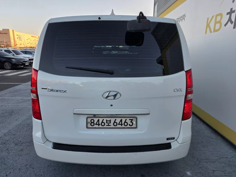 Hyundai Starex