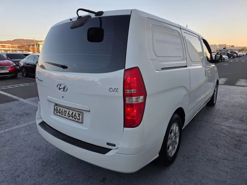 Hyundai Starex