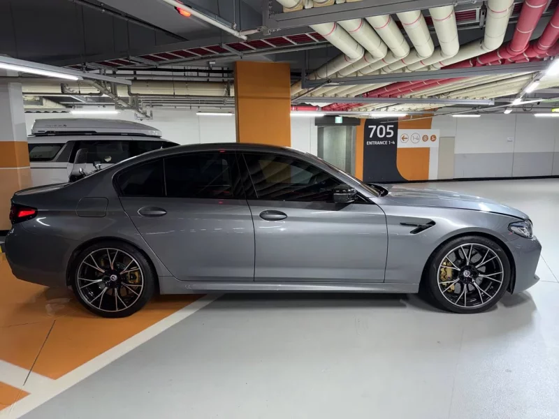 BMW M5