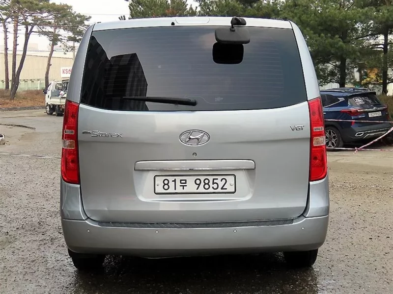 Hyundai Starex