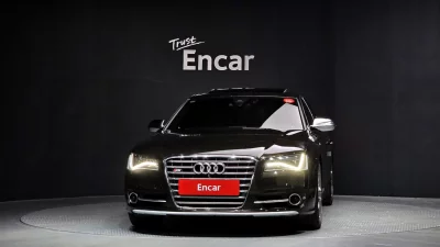 Audi S8