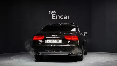 Audi S8