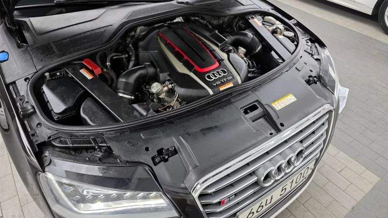 Audi S8
