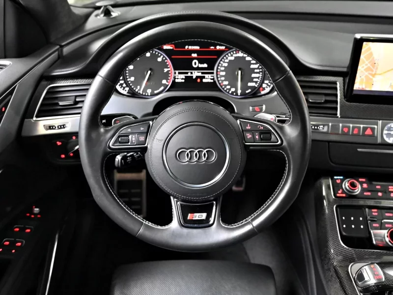 Audi S8