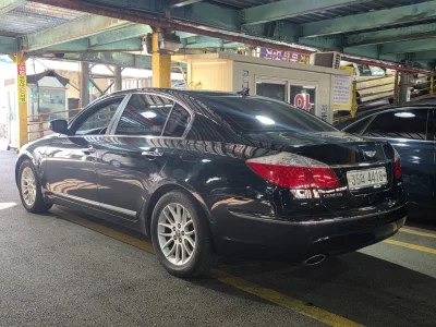 Hyundai Genesis