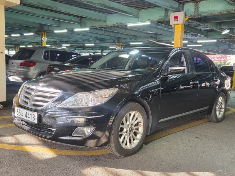 Hyundai Genesis